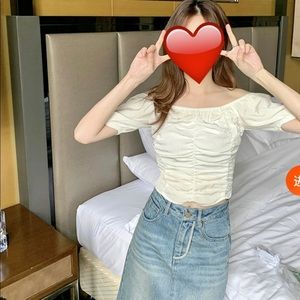 Brand New Women's Off-The-Shoulder Puff Sleeve Top